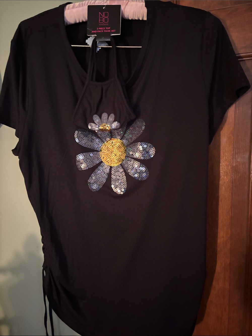 No Boundaries Black Short Sleeve V-Neck Top with Sequin Daisy and Matching Mask